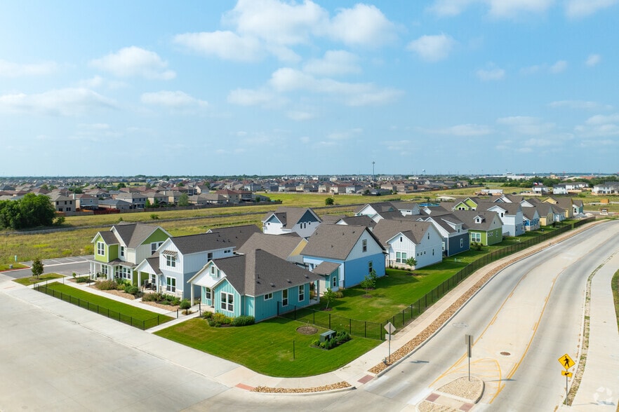 More Photos Of Garten Haus at Solms Landing, New Braunfels Specialty For Sale