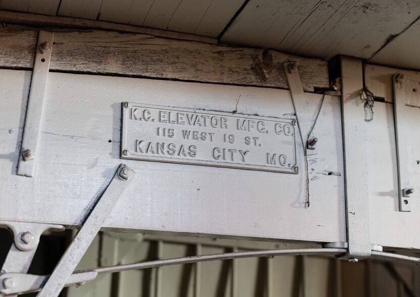 More Photos Of 23 N Main St, Ellinwood Storefront For Sale