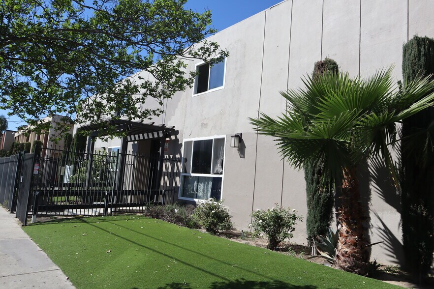 More Photos Of , Canoga Park Multifamily For Sale