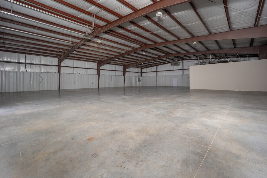 More Photos Of 6800 Main St, Oklahoma City Industrial For Lease