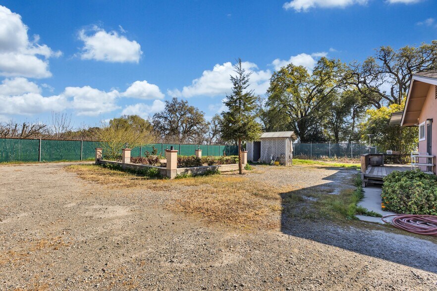 More Photos Of 9503 Barber Rd, Galt Land For Sale