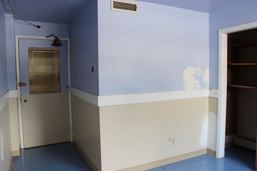 More Photos Of 1384-1388 Dixwell Ave, Hamden Office For Lease