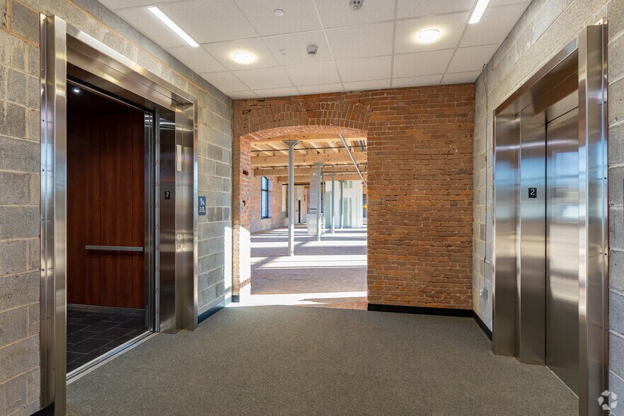 More Photos Of 2400 8th Ave, Altoona Office For Sale