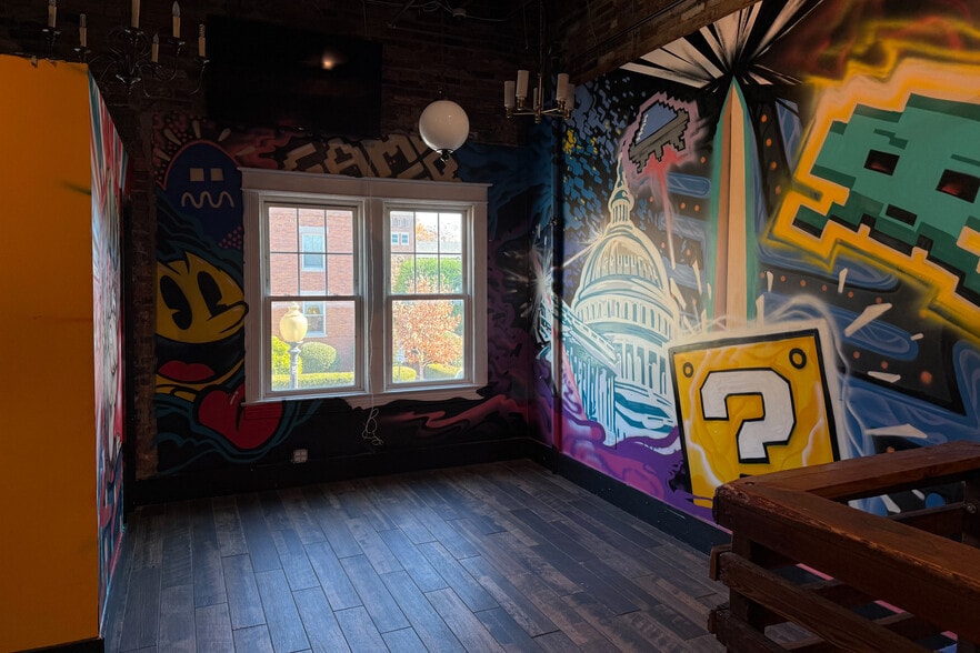 More Photos Of 723 8th St SE, Washington Storefront For Sale