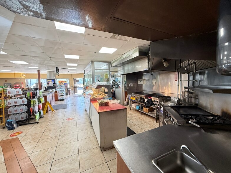 More Photos Of 8899 North Loop E, Houston Service Station For Sale