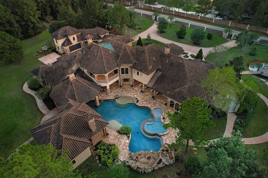 More Photos Of 28611 Blue Jack Ln, Magnolia Sports And Entertainment For Sale