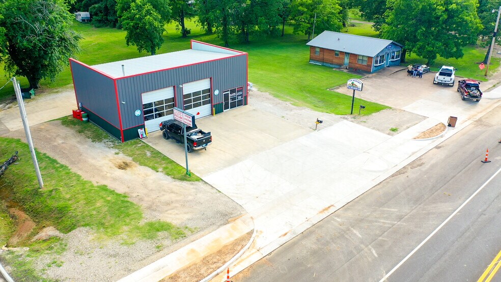 More Photos Of 304 E Wilson St, Valliant Office For Sale