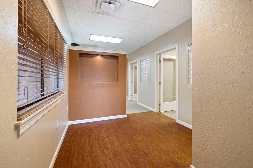 More Photos Of 1600 W University Ave, Flagstaff Medical For Sale