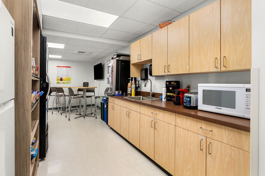 More Photos Of 4 Preston Ct, Bedford Office For Sale