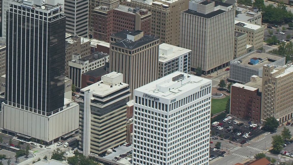 Primary Photo Of 525 S Main St, Tulsa Office For Lease