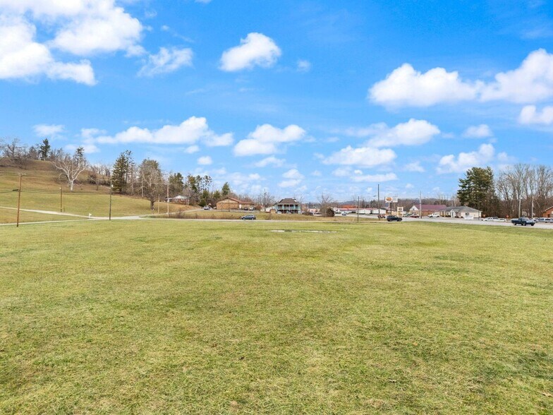 More Photos Of 5 Carol Malone Boulevard, Grayson Land For Lease