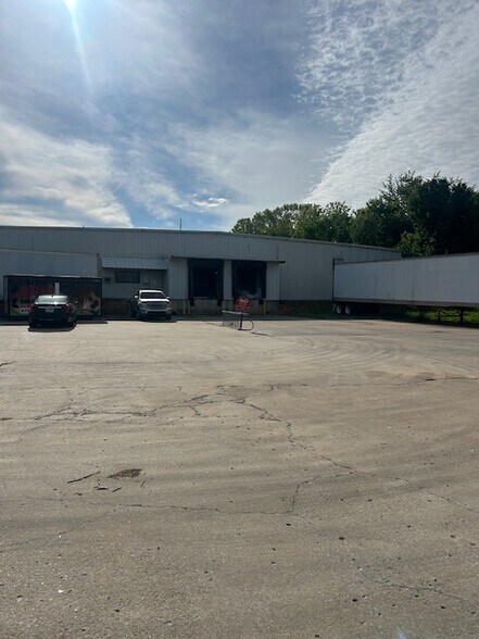 More Photos Of 301 Jane pl, Lowell Truck Terminal For Sale