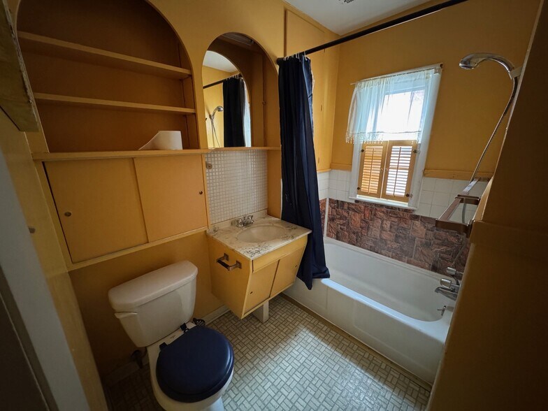 More Photos Of , Topeka Unknown For Sale