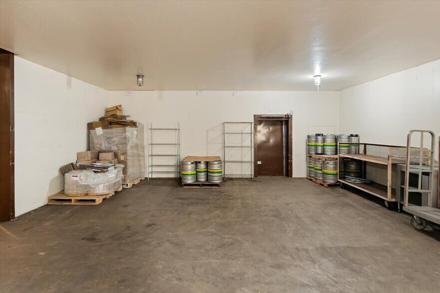 More Photos Of 360 College Ave, Weed Showroom For Sale