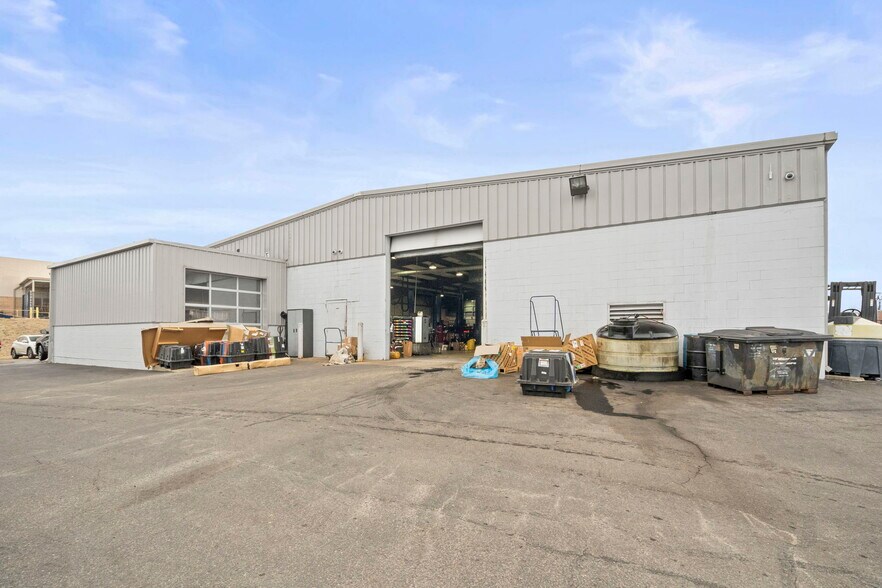 More Photos Of 3450 Tom Austin Hwy, Springfield Auto Dealership For Lease