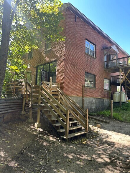 More Photos Of 525 Main St, Wilton Storefront Retail Residential For Lease