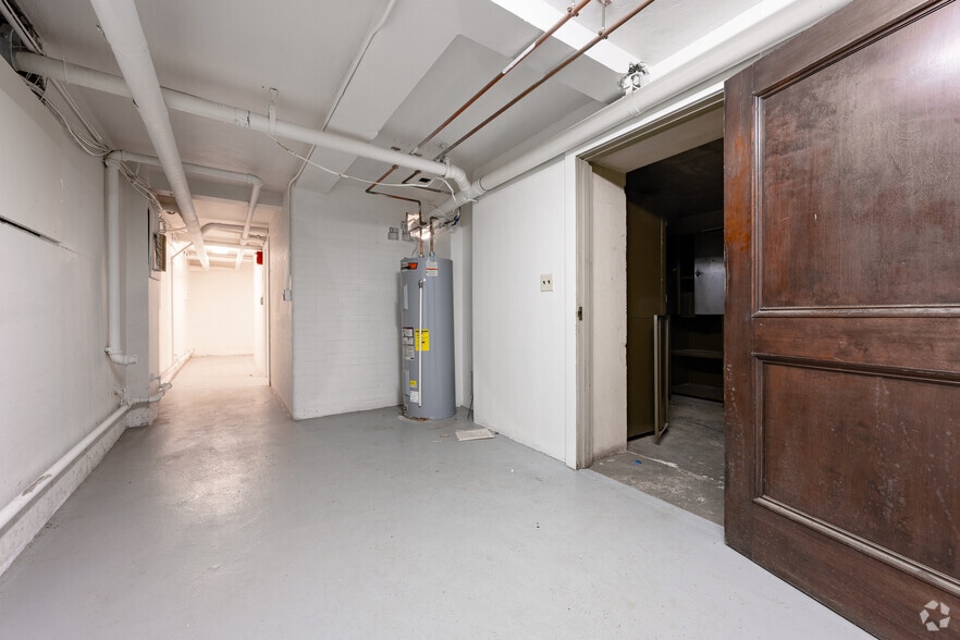 More Photos Of 1495 Lake Ave, Rochester Storefront Retail Office For Sale