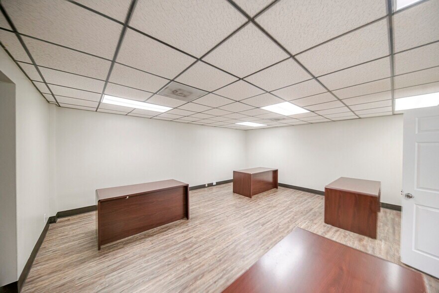 More Photos Of 1410 Rankin Hwy, Midland Office For Sale