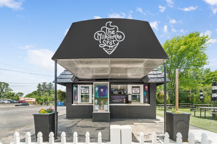More Photos Of 250 N State St, Big Rapids General Retail For Sale