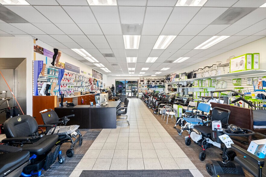 More Photos Of 103 E Stetson Ave, Hemet Bank For Sale