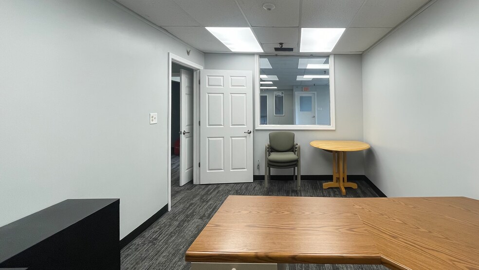 More Photos Of 9 Britton Dr, Bloomfield Manufacturing For Lease