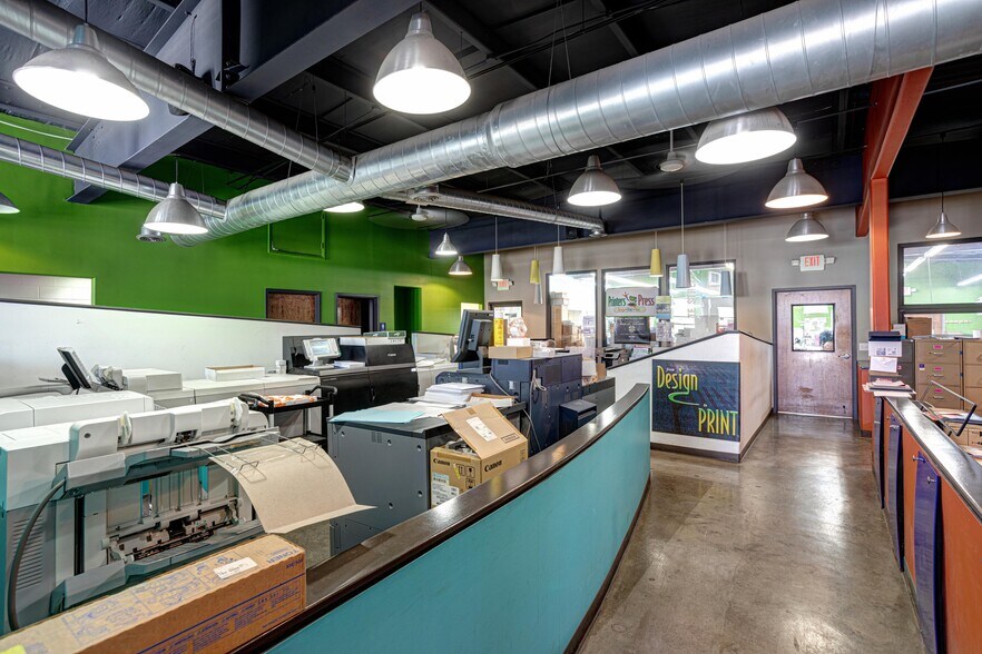 More Photos Of 1618 State St, Nashville Warehouse For Lease