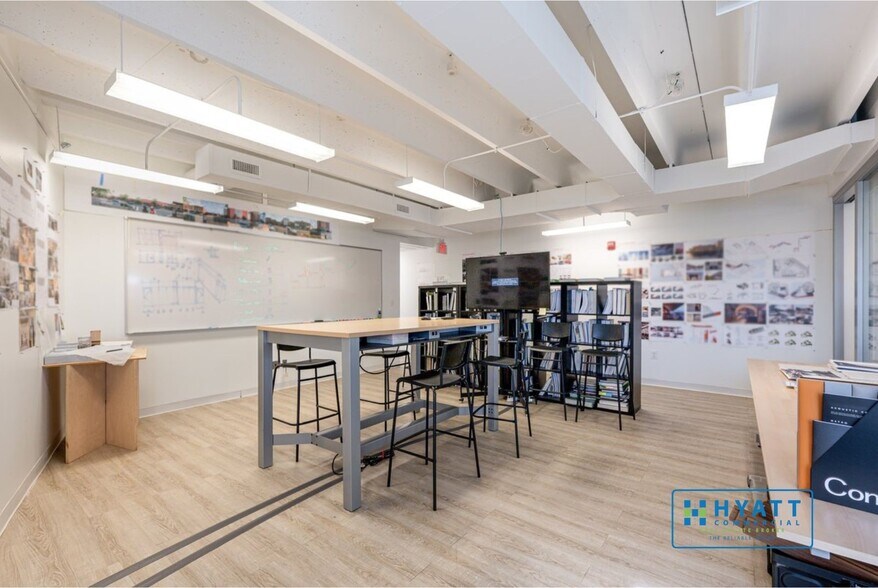 More Photos Of 2200 Somerville Rd, Annapolis Office For Lease