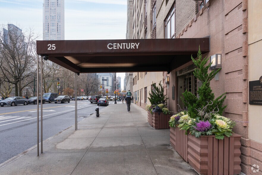 More Photos Of 25 Central Park W, New York Apartments For Sale