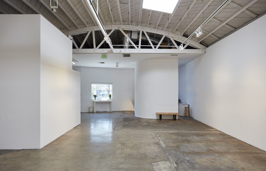 More Photos Of 6023 W Washington Blvd, Culver City Storefront For Lease