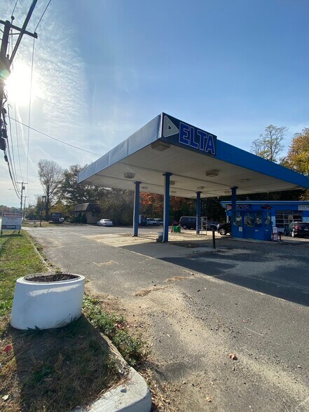 More Photos Of 1118 US Highway 130, Robbinsville General Retail For Sale