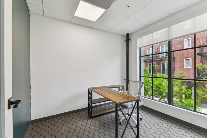 More Photos Of 1919-1925 E 6th Ave, Tampa Office For Sale