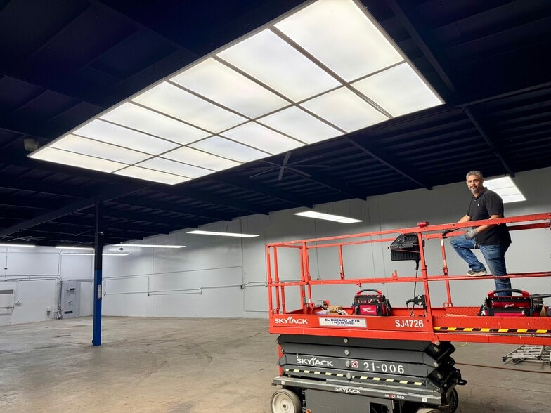 More Photos Of 14000 Rosecrans Ave, Santa Fe Springs Warehouse For Lease