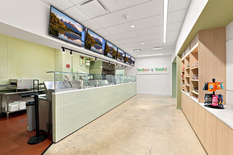 More Photos Of 1 Tower Ln, Oakbrook Terrace Office For Lease