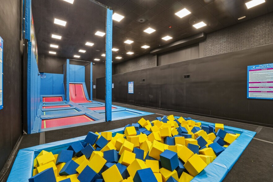 More Photos Of 1199 Silas Deane Hwy, Wethersfield General Retail For Lease