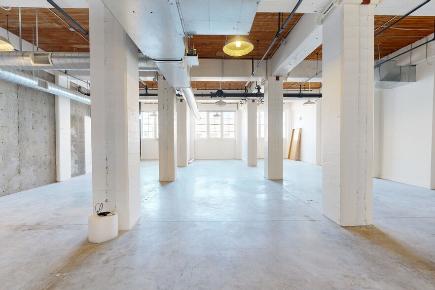 More Photos Of 107 SE Washington St, Portland Loft Creative Space For Lease