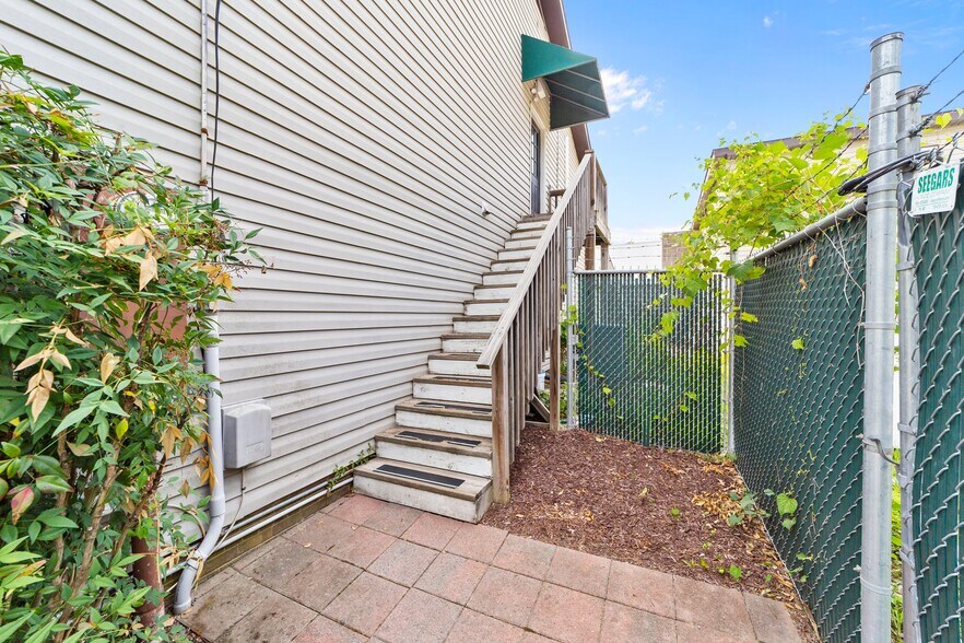 More Photos Of 2701 Rowland Rd, Raleigh Office For Lease