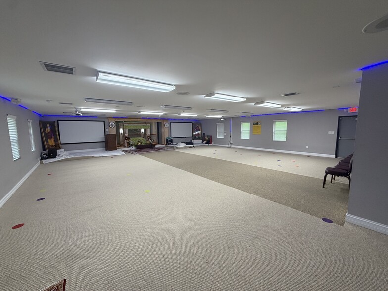 More Photos Of 198 Thompson Ave, Louisville Religious Facility For Sale