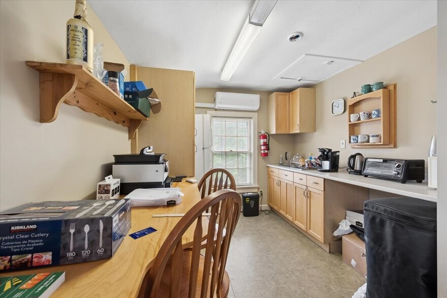 More Photos Of 6 Leigh St, Clinton Township Office For Sale
