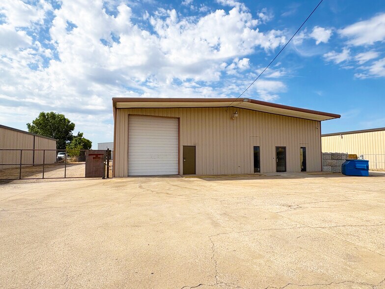 Primary Photo Of 8528 W Reno Ave, Oklahoma City Manufacturing For Lease