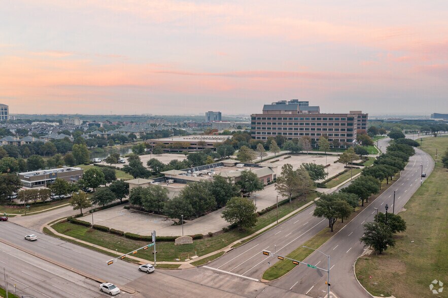 More Photos Of 1045 Hidden Ridge Dr, Irving Restaurant For Sale