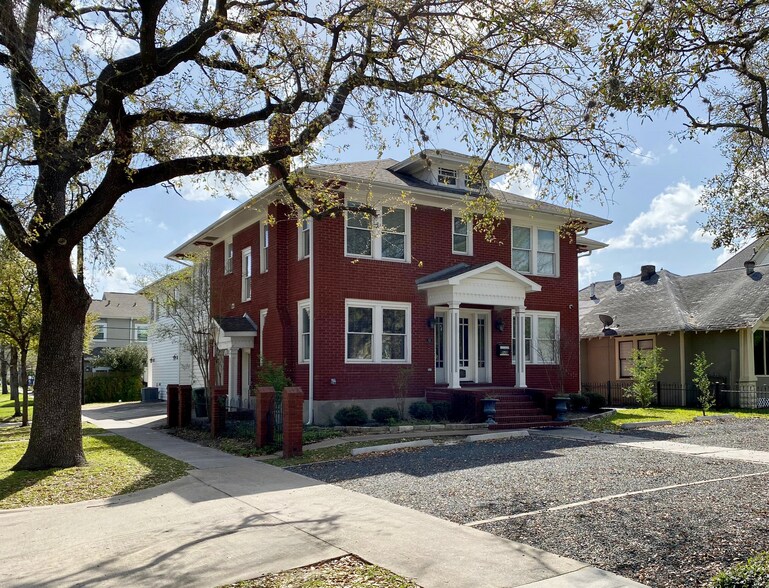 More Photos Of 848 Heights Blvd, Houston Office For Sale