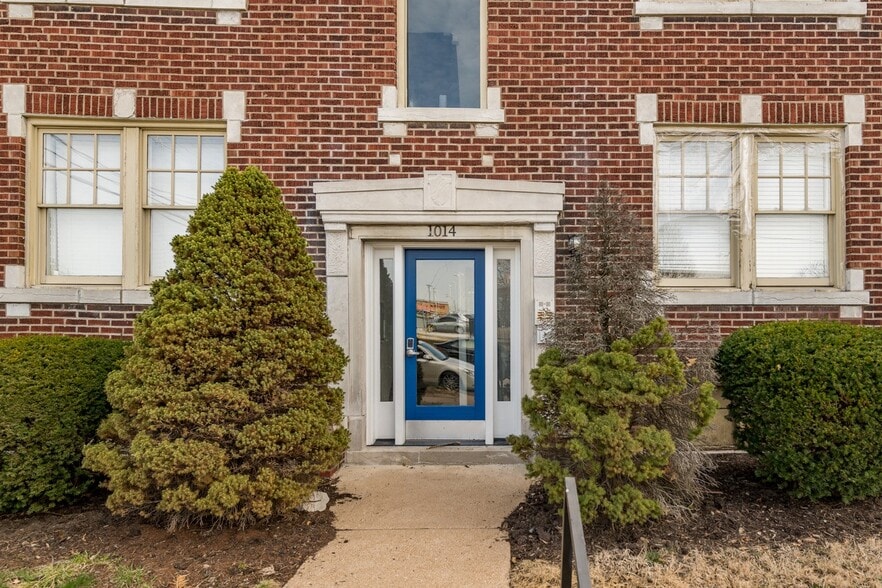 More Photos Of 1014-38 Oakview Pl, Saint Louis Apartments For Sale