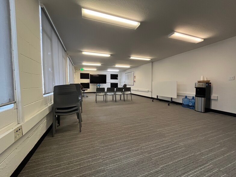 More Photos Of 1200 5th St, Berkeley Light Manufacturing For Lease