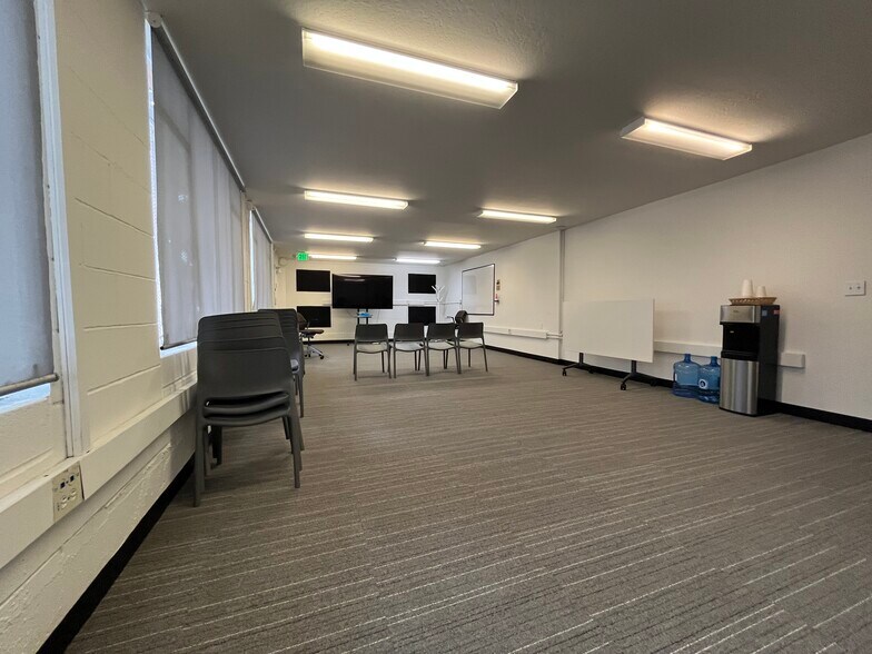 More Photos Of 1200 5th St, Berkeley Light Manufacturing For Sale