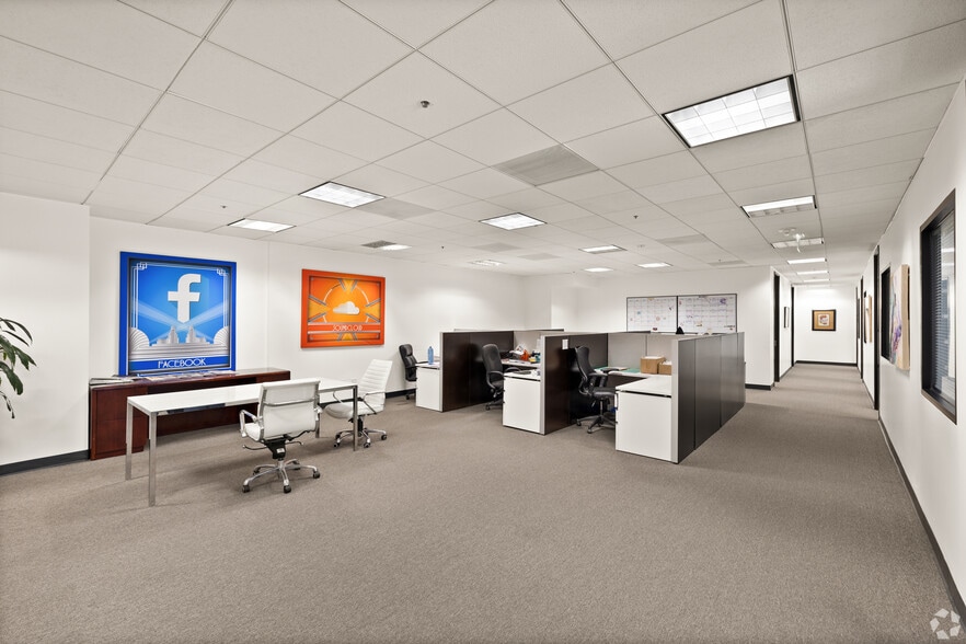 More Photos Of 5805 Sepulveda Blvd, Sherman Oaks Office For Lease