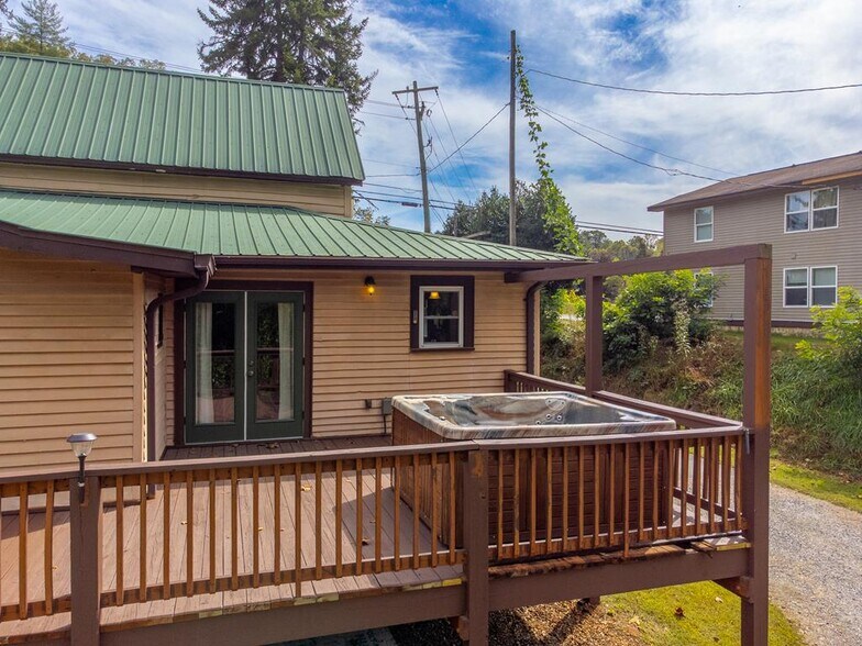 More Photos Of 3074 Old Cullowhee Rd, Cullowhee Apartments For Sale