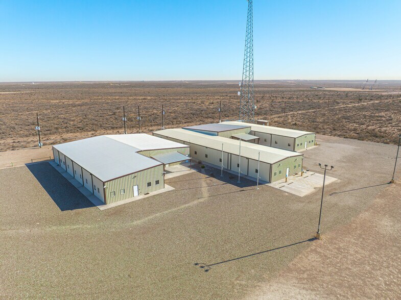 More Photos Of 906 S Highway 285, Pecos Warehouse For Sale
