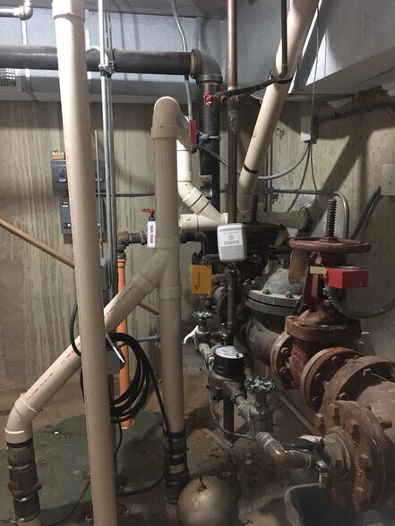 More Photos Of 275 S Roselle Rd, Schaumburg Bank For Sale