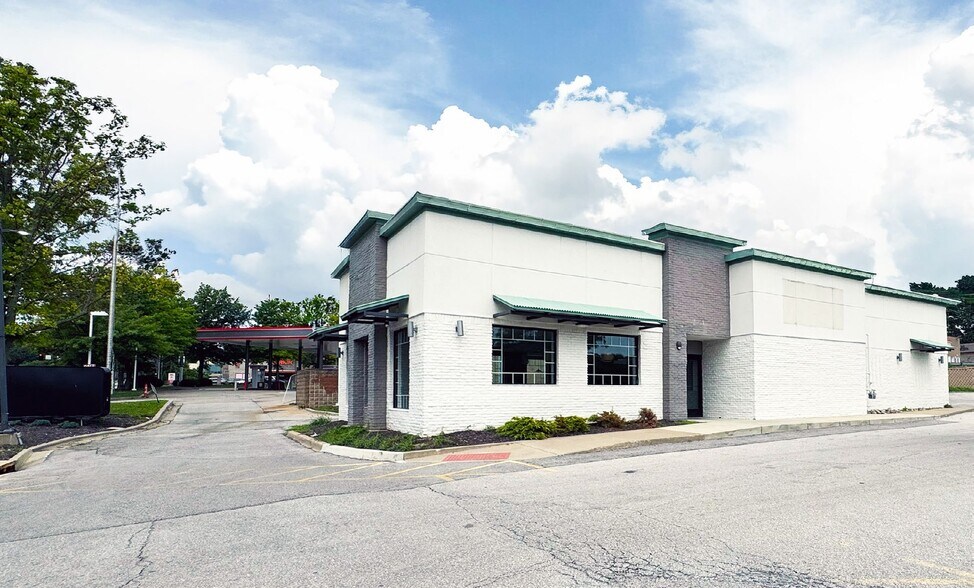 More Photos Of 7006 W 75th St, Overland Park Fast Food For Lease