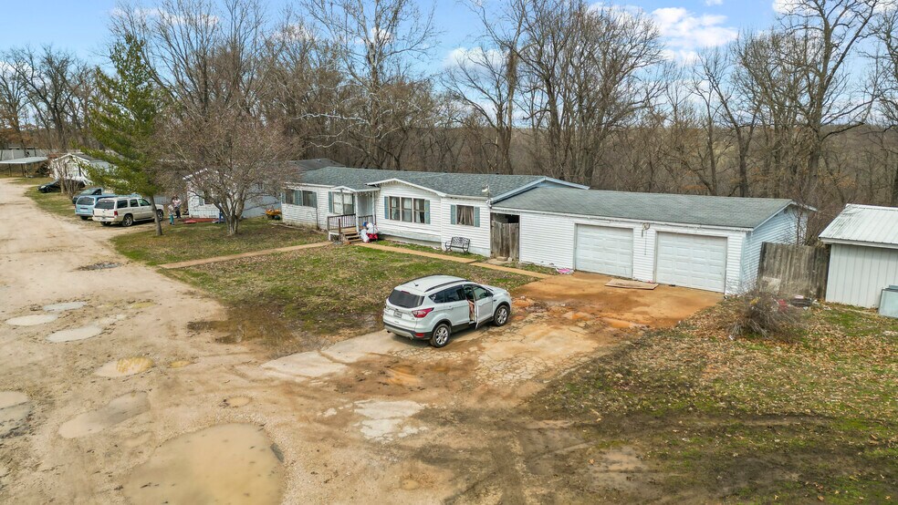 More Photos Of Eastwood Dr, Eldon Manufactured Housing Mobile Home Park For Sale
